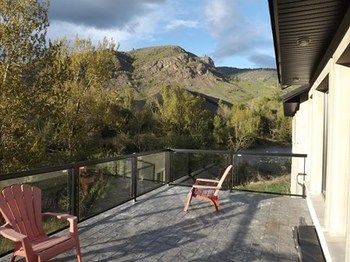 Noble House Suites B&B Grand Forks Eksteriør billede